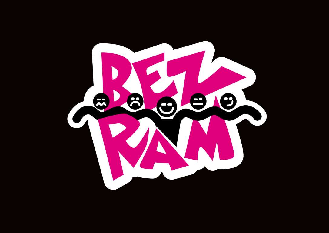 Logo młodzieżowego klubu przedstawiające różowy, stylizowany napis BEZ RAM w białej obwódce na czarnym tle. Przez środek napisu przebiega czarna sylwetka grupy ludzi trzymających się za ręce, których głowy to białe emotikony pokazujące różne emocje – od smutku i strachu po radość i uśmiech.